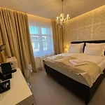 Mala Praha Experience In The Center Of Aparthotel 4*