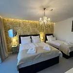 Mala Praha Experience In The Center Of