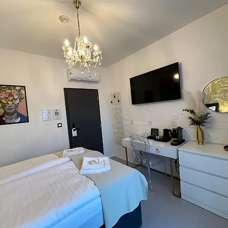 Apartmanhotel Mala Praha Experience In The Center Of Zsolna